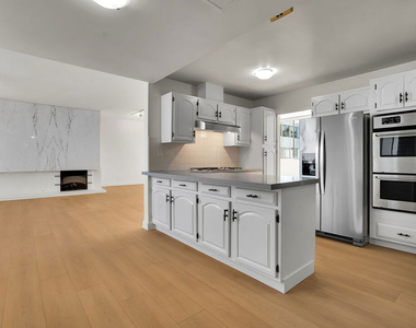 17352 W Sunset Boulevard - Photo Thumbnail 18