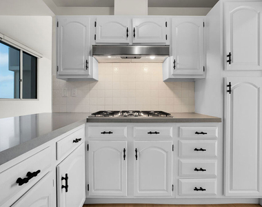 17352 W Sunset Boulevard - Photo Thumbnail 17