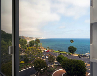 17352 W Sunset Boulevard - Photo Thumbnail 25