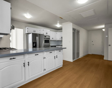 17352 W Sunset Boulevard - Photo Thumbnail 11