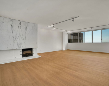 17352 W Sunset Boulevard - Photo Thumbnail 3