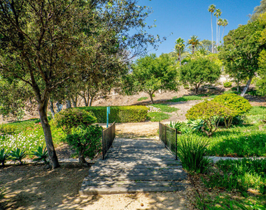17352 W Sunset Boulevard - Photo Thumbnail 32
