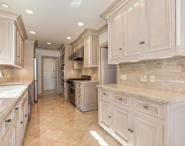 1511 Pandora Avenue - Photo Thumbnail 14