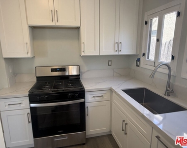 92 S Sunnyslope Avenue - Photo Thumbnail 7