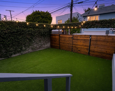 806 Navy Street - Photo Thumbnail 19