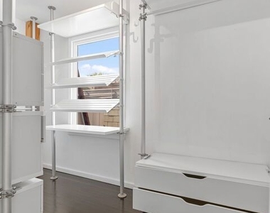 4460 Stansbury Avenue - Photo Thumbnail 37