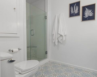 4460 Stansbury Avenue - Photo Thumbnail 25