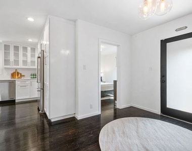 4460 Stansbury Avenue - Photo Thumbnail 6