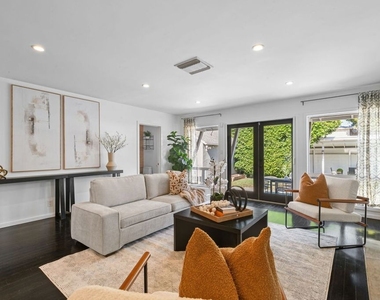 4460 Stansbury Avenue - Photo Thumbnail 9