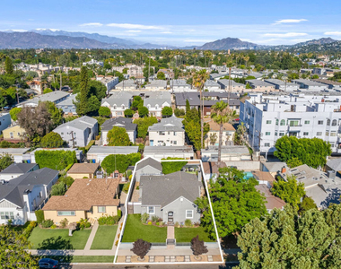 4460 Stansbury Avenue - Photo Thumbnail 47