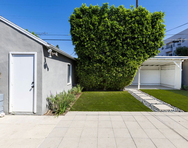4460 Stansbury Avenue - Photo Thumbnail 44