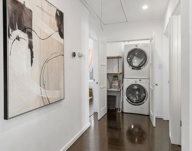4460 Stansbury Avenue - Photo Thumbnail 21