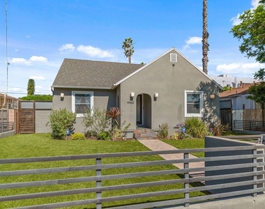 4460 Stansbury Avenue - Photo Thumbnail 2