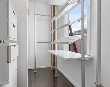 4460 Stansbury Avenue - Photo Thumbnail 37