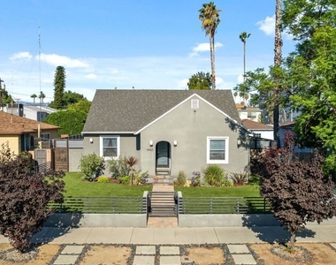 4460 Stansbury Avenue - Photo Thumbnail 4