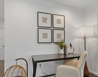 4460 Stansbury Avenue - Photo Thumbnail 19
