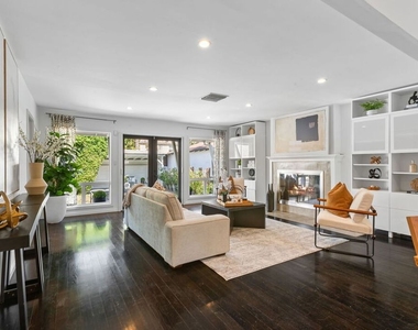 4460 Stansbury Avenue - Photo Thumbnail 7