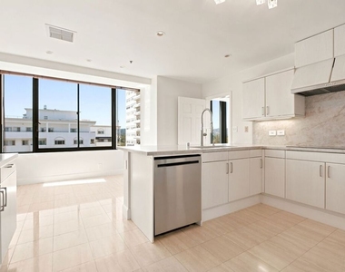 10724 Wilshire Boulevard - Photo Thumbnail 14