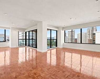 10724 Wilshire Boulevard - Photo Thumbnail 1