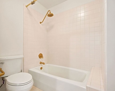 10724 Wilshire Boulevard - Photo Thumbnail 27