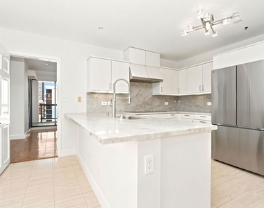 10724 Wilshire Boulevard - Photo Thumbnail 15