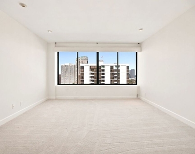10724 Wilshire Boulevard - Photo Thumbnail 18