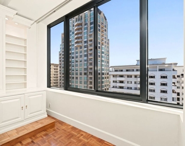 10724 Wilshire Boulevard - Photo Thumbnail 11