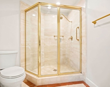 10724 Wilshire Boulevard - Photo Thumbnail 24