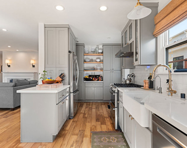 7560 Mcconnell Avenue - Photo Thumbnail 5