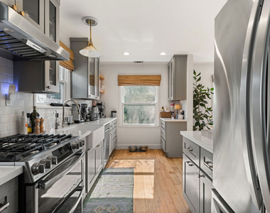 7560 Mcconnell Avenue - Photo Thumbnail 4