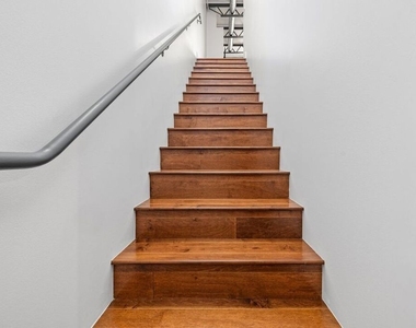 1250 N Harper Avenue - Photo Thumbnail 5