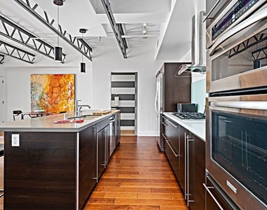 1250 N Harper Avenue - Photo Thumbnail 9