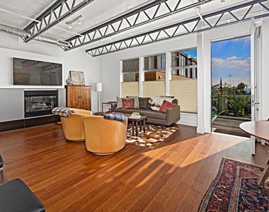 1250 N Harper Avenue - Photo Thumbnail 12