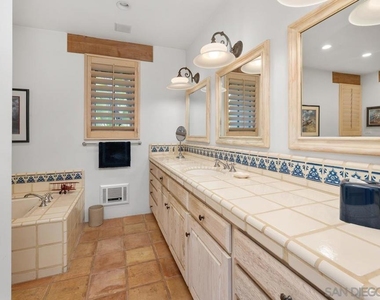 17240 Avenida De Acacias - Photo Thumbnail 29
