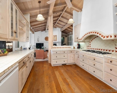 17240 Avenida De Acacias - Photo Thumbnail 13