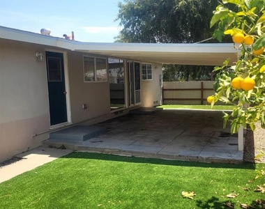 5483 Elgin Ave - Photo Thumbnail 4