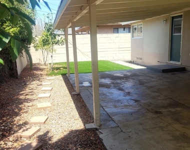 5483 Elgin Ave - Photo Thumbnail 5