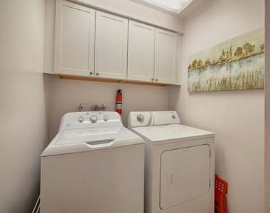127 Villa Court - Photo Thumbnail 23