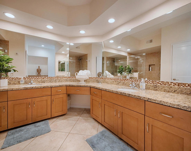 127 Villa Court - Photo Thumbnail 15