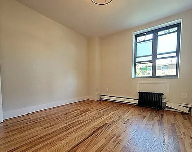 943 Herkimer Street - Photo Thumbnail 4