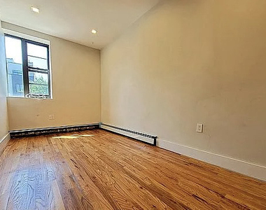 943 Herkimer Street - Photo Thumbnail 6