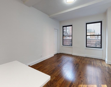 East 46th Street - Photo Thumbnail 3