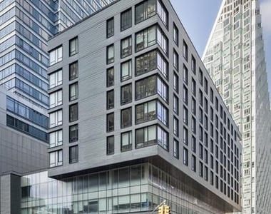 600 W 58th St - Photo Thumbnail 17