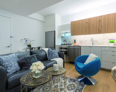 600 W 58th St - Photo Thumbnail 3