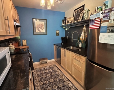 311 Woodbridge Drive - Photo Thumbnail 3