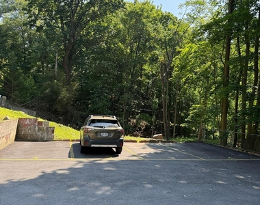 504 Ashford Avenue - Photo Thumbnail 2
