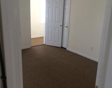 143-22 94th Avenue - Photo Thumbnail 4