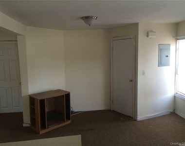 143-22 94th Avenue - Photo Thumbnail 1