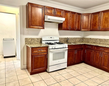 232 Fifth Avenue - Photo Thumbnail 2