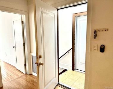 232 Fifth Avenue - Photo Thumbnail 10